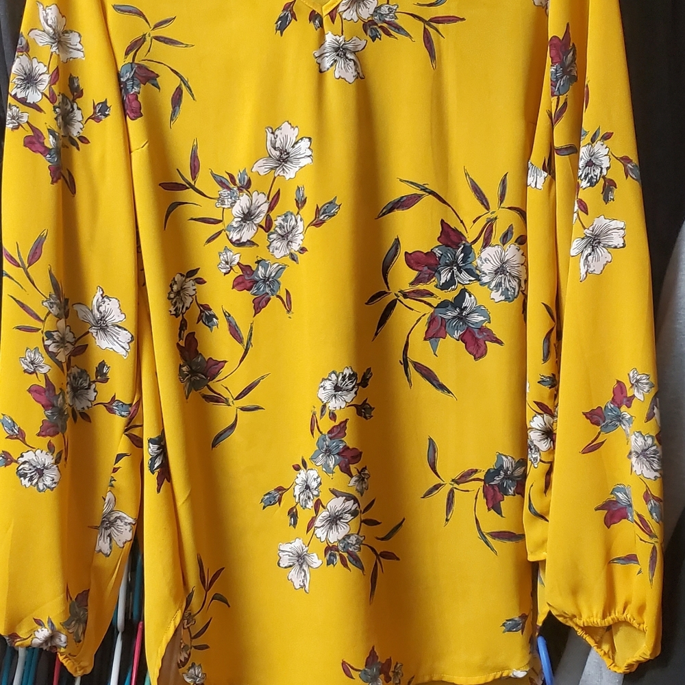 Torrid floral blouse